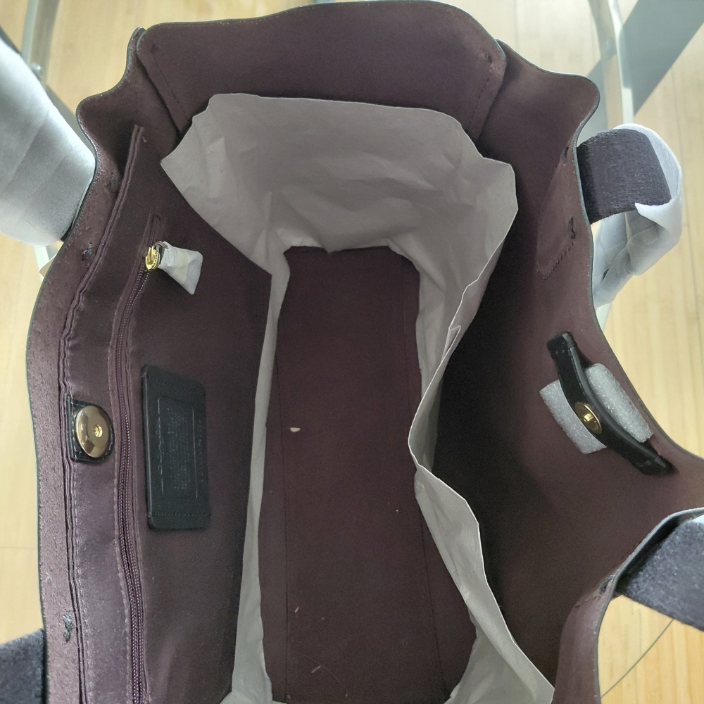 Coach Black Leather Shoulder Bag - Picture 3 of 5